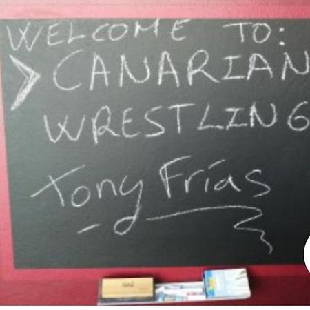Tony Frias - Canarian Wrestling サン・クリストバル・デ・ラ・ラグーナ エクステリア 写真